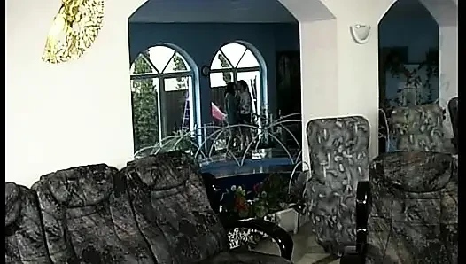 Pelacur Jerman seksi berbagi kontol ngaceng seks threesome yang intens