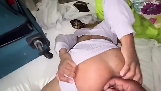 Heißes mädchen will ihre heizung reparieren, hat aber am ende einen jamaikanischen schwanz im dicken arsch