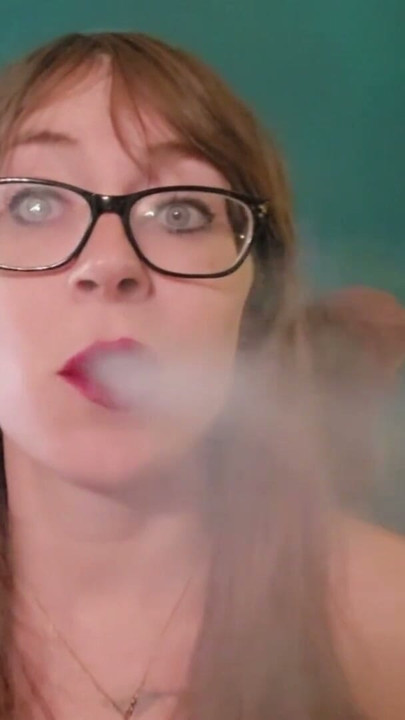 Minhas opiniões sobre fumar vários cigarros | Clipe 2
