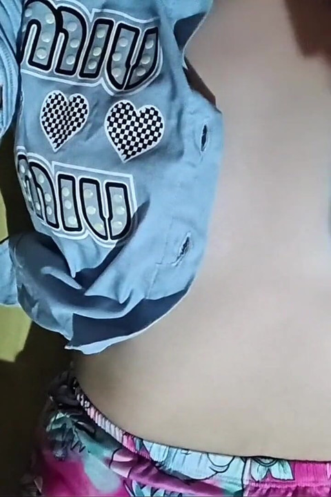 Kendime dokundum, ta ki tüm çarşafı ıslatana kadar