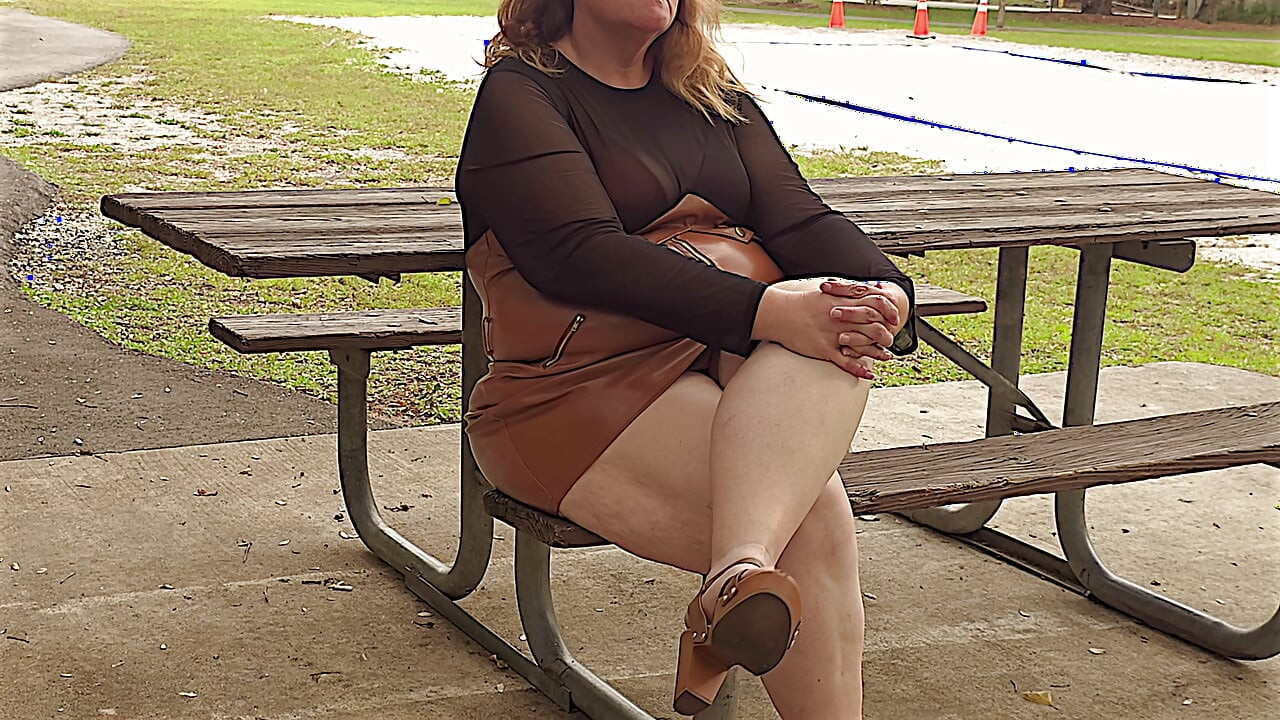 Keep staring at my big fat white juicy ass booty, thick legs and thighs until you start moaning & cumming