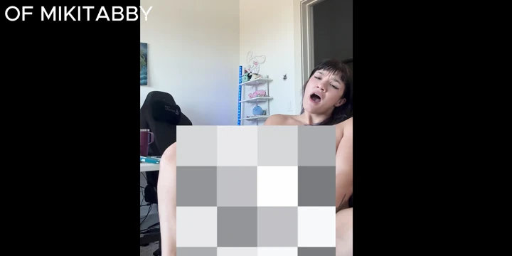 CUTE EGIRL SUCKING AND RIDING miki