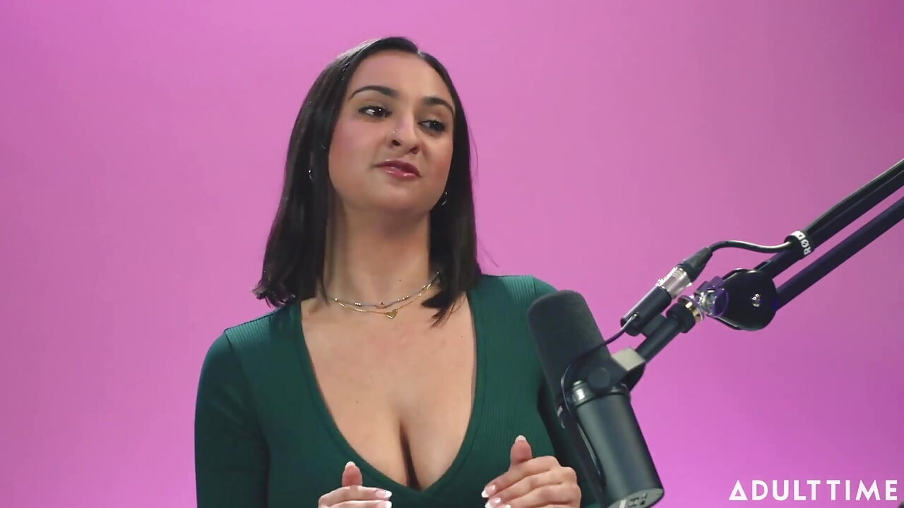 Hailey Rose说人们低估了亲吻和亲密关系