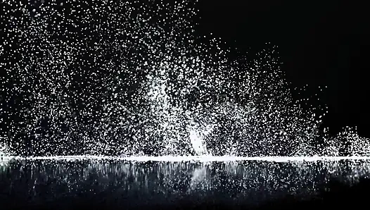 Megan Coxxx сохраняет свое настроение высоко в стрип-клубе