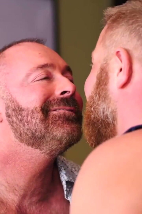 BEARFILMS - Niedźwiedź Brad Kalvo raw breeds hairy gay Ronan Delaney