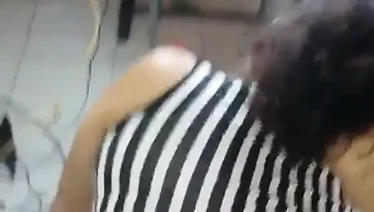 Cewek semok latina ini jago banget nyepong dan ngentot kontol sampai crot di mulut!