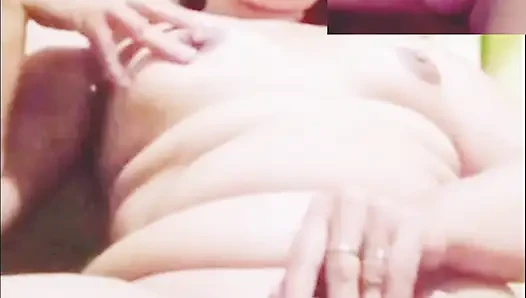 Panggilan video terangsang Pinay dengan penggemar papan atasku saat masturbasi.