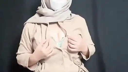 Lise Öğrencisi Kız Mastürbasyon Yapıyor