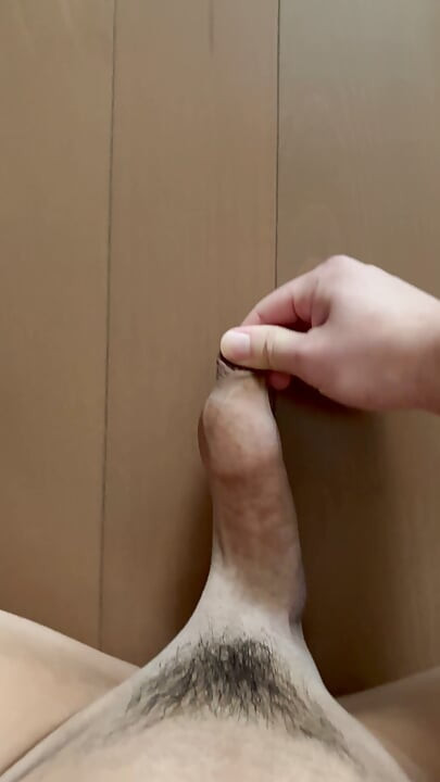 Edging Masturbation (Skin-Stretching Exercise)
