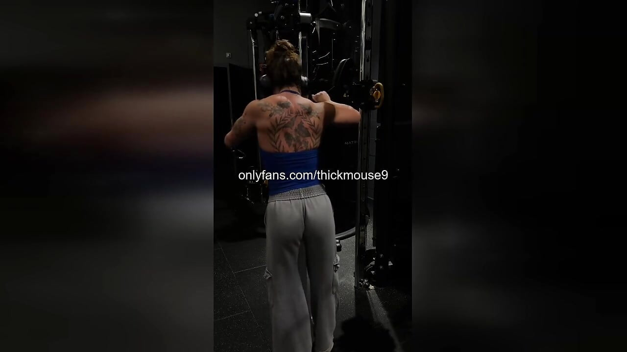 OMG! SHE LEAK HER PUSSY ON LIVE - YOU WON'T BELIEVE THIS!