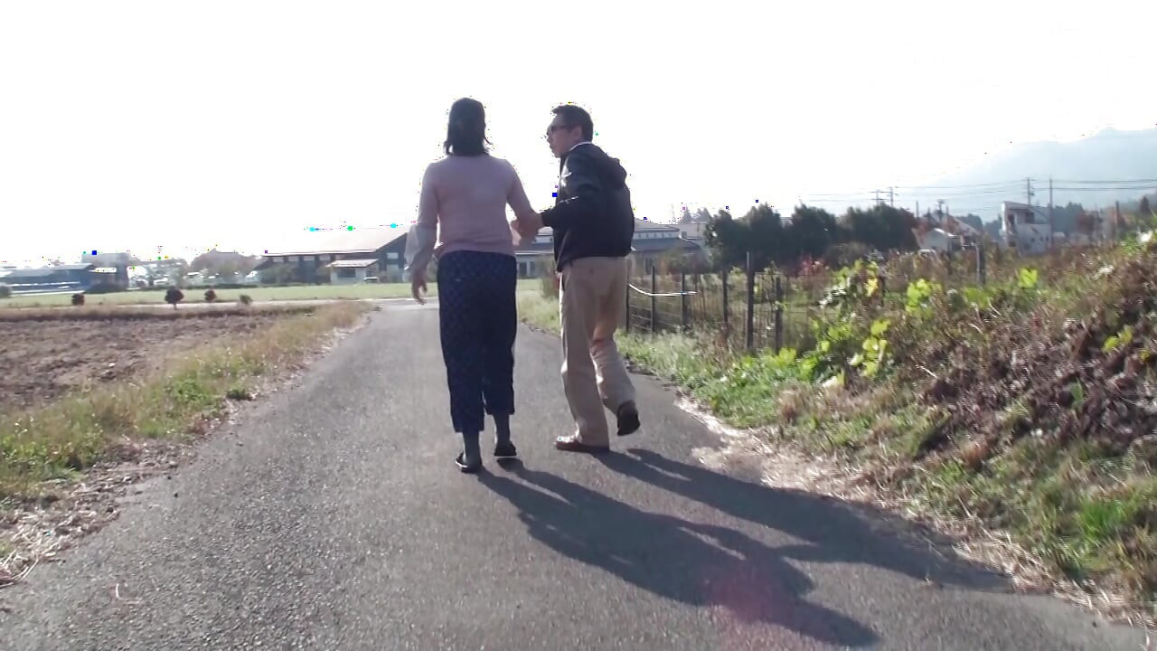 A177F01 pegando uma mulher madura frustrada que vive em uma área rural para sexo intenso!