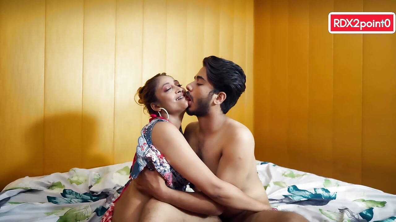 Neighbor calls bhabhi home and has sex with her sexy bhabhi Hard Fucking With Hindi Audio