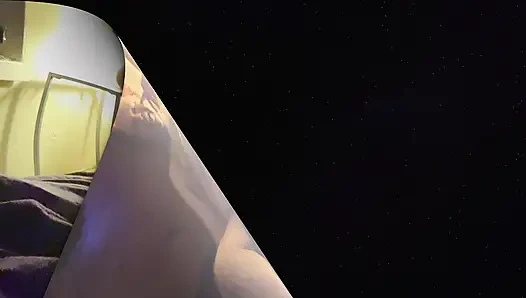 Lanista Bear küçük yarağı ve büyük ayaklarıyla. Herkes ibadete! Devizm