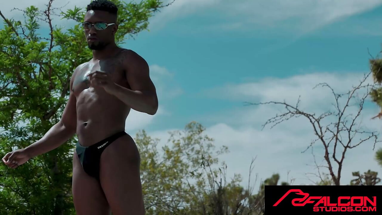 FALCON STUDIOS - Gorący chłopaki z basenu urządzają DZIKĄ ORGIĘ ANALNĄ we czterech z rozjebanymi dupami