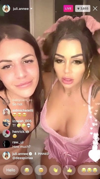 Sexy babes