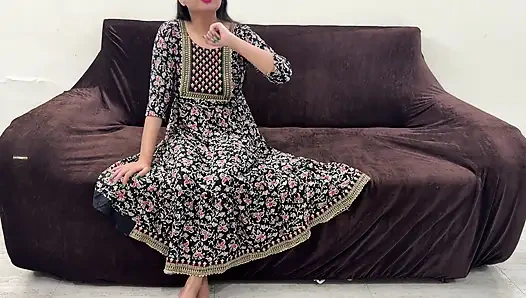 У мачехи моей лучшей подруги красивые молочные сиськи