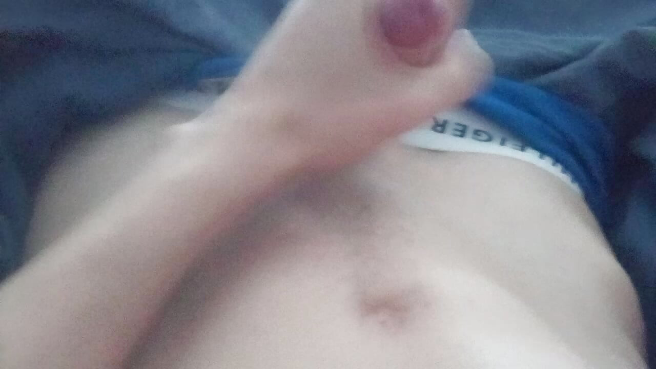 Quickly jerking off in the morning