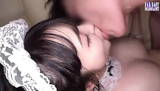 Тайное сжать Bliss с застенчивой чашкой соблазняет скрывая ее массивные изгибы для скрытия скрытая фаза незаметно окончания.4