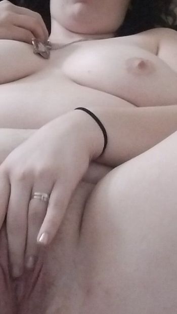 Chubby girl Pussy play