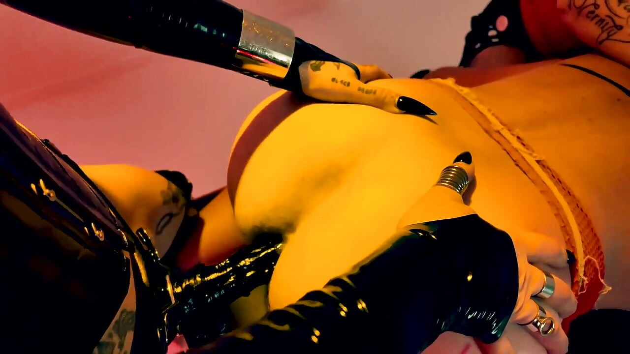 Domina Dark a Seladon hex pegging otrok