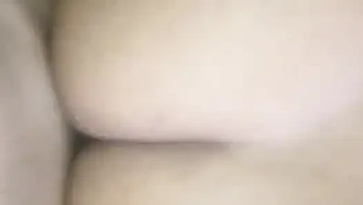 Aku menyetubuhi pacarku yang berpantat besar
