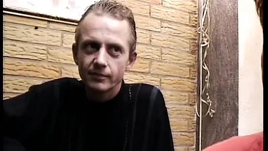 Толстую немецкую сучку жестко трахают перед грязной бабушкой