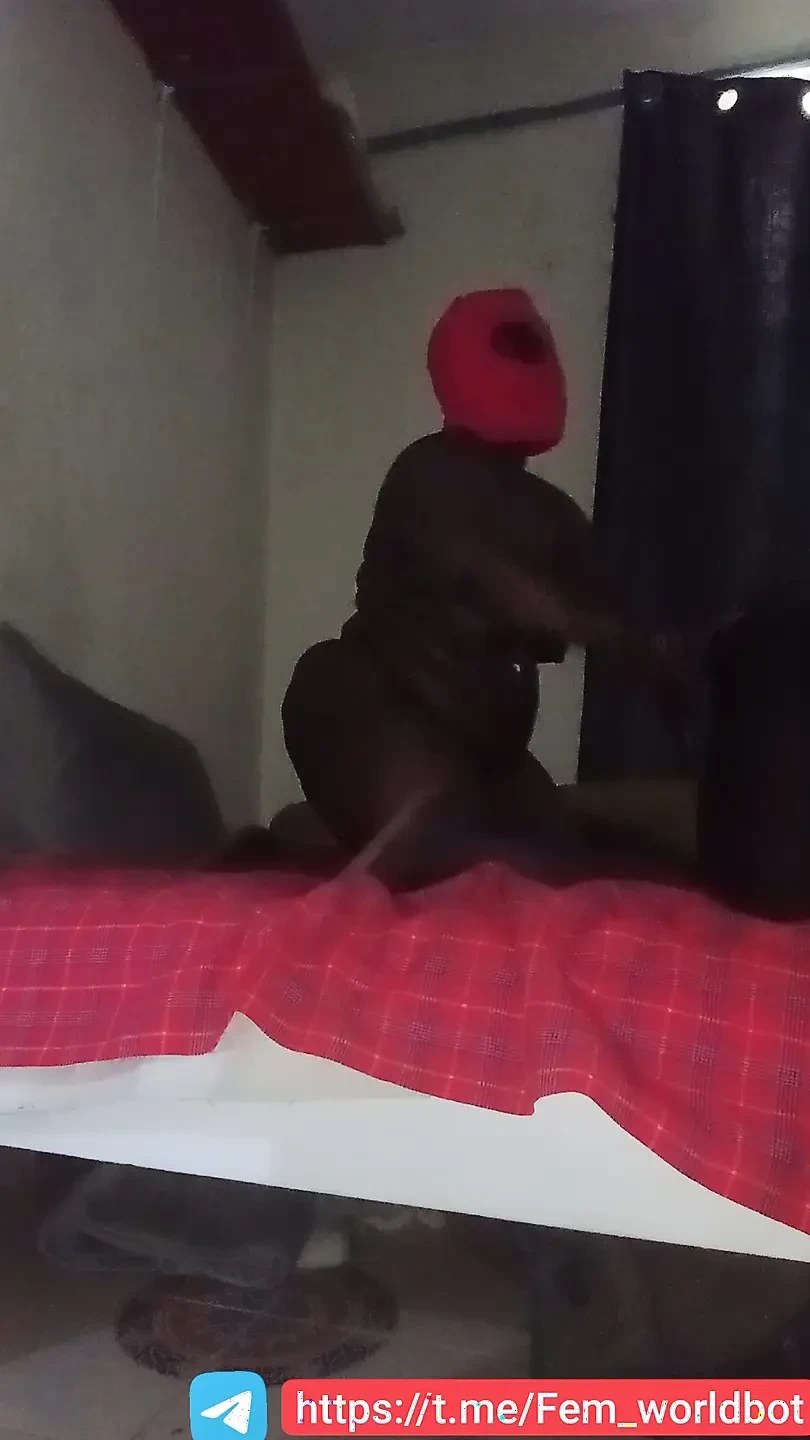 Big bum mistress bouncing it around