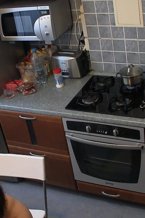 Naked MILF Is Cooking Something in the Kitchen