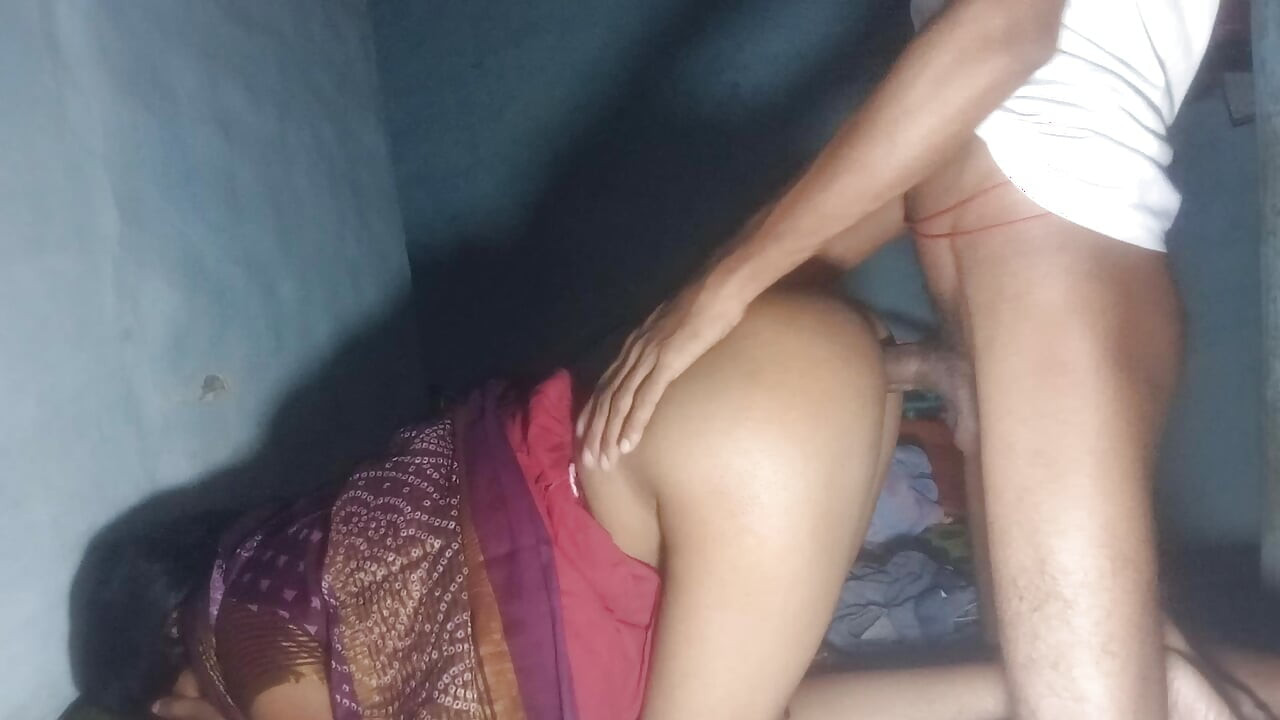 Azijski domaći seks, padoshan bhabhi jebanje u doggy style