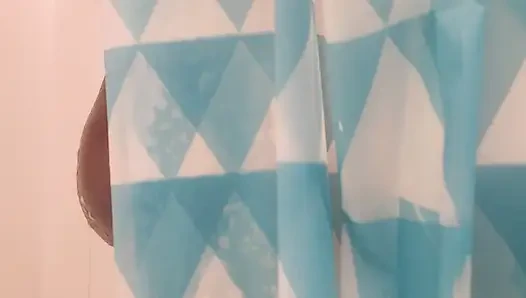 Watch me cum in the shower