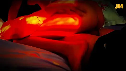 Oun зовите меня, чтобы переспать с ней в спальне, но когда я прихожу, она попытается сделать любовь на мне (01 апреля 2026)