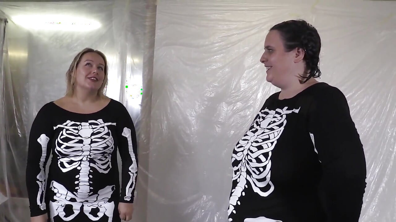 Sarah et Ashley Kinky Gunky Halloween