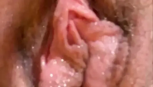 Evli kadın ofisinden ne kadar ıslak olduğunu gösteren bir video gönderdi, bir kez evde, 3 parmağımla çok iyi boşalıyor