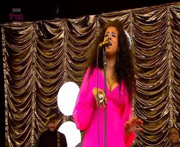 Black MILF Kelis Epic Big Tits at Glastonbury! SEXY MF