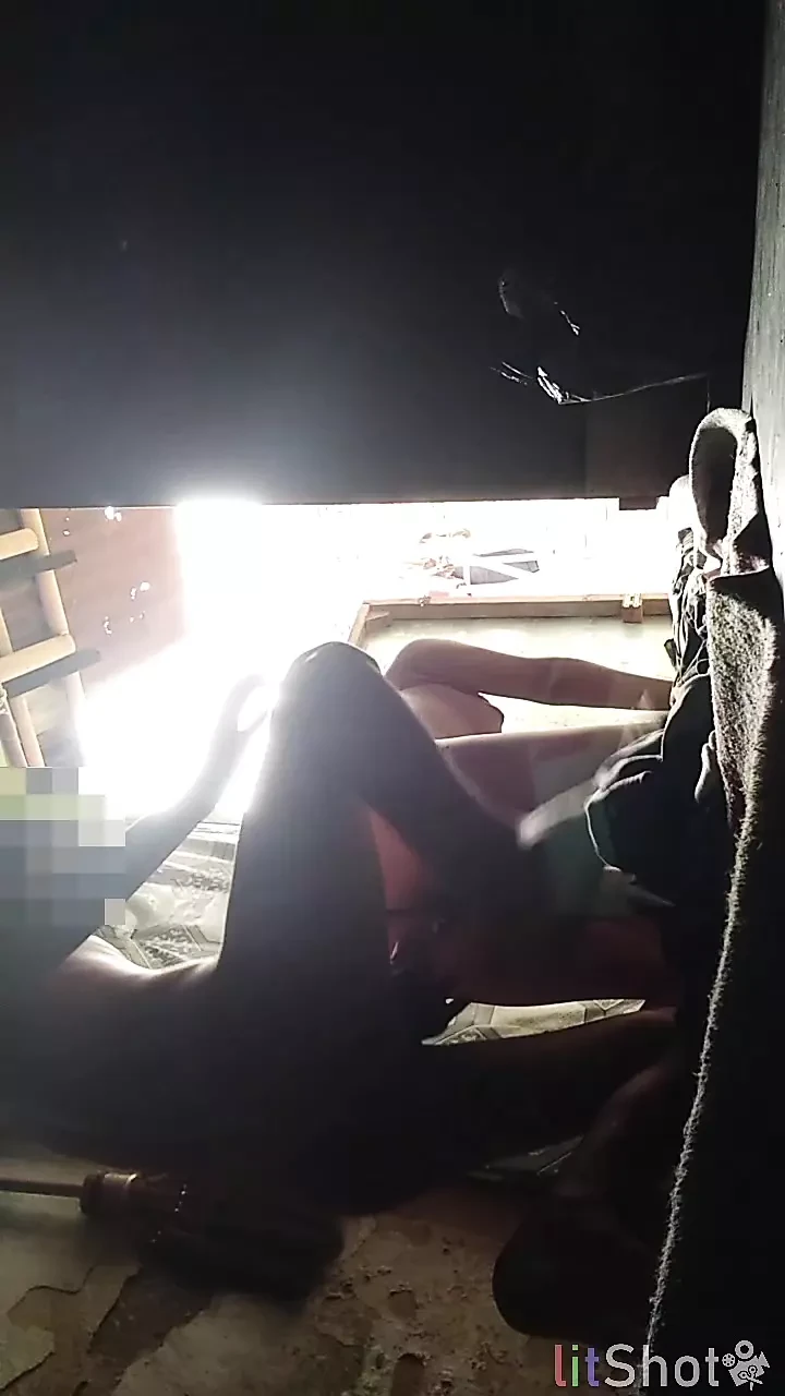 Sex in an empty house with a sexy woman
