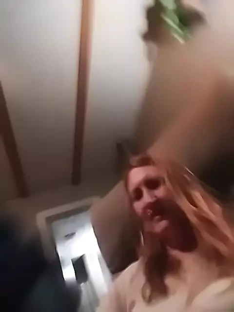 Senhorita Christine brincando com vibrador