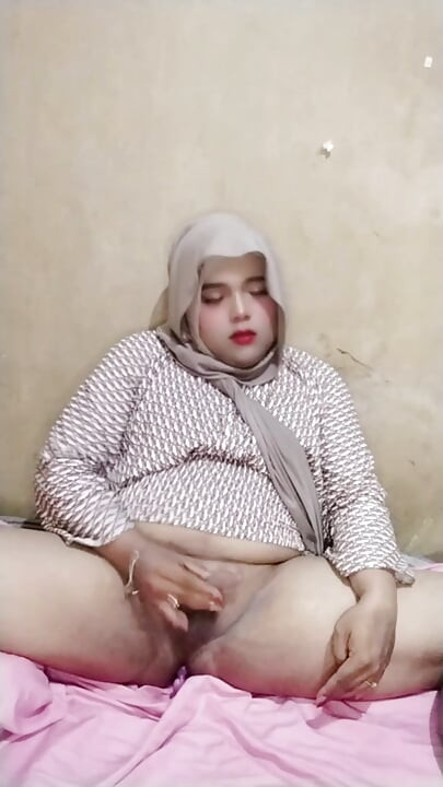 Ivvy crossdresser hijab feels horny after a month. Then she cums