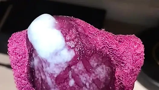 Evli kadın ıslak külotla eve geldi çok iyi kokuyor, duş alırken o külotu kremlemem gerekiyor