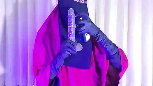 Arab Crossdresser Fuck Dildo