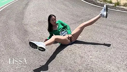 Couple Has Risky Sex in a Public Viewing Point