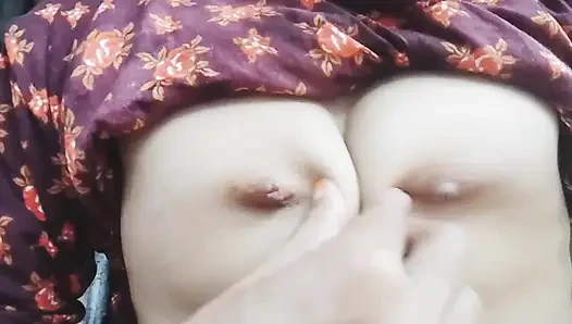Bangladeshi girl solo masturbation in bathroom