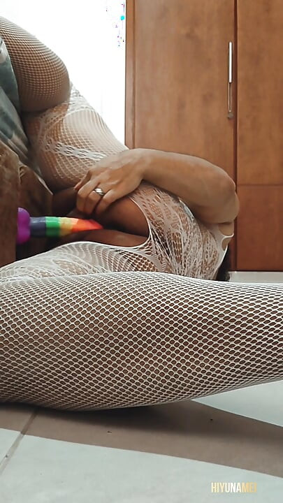 Jugando con mi dildo