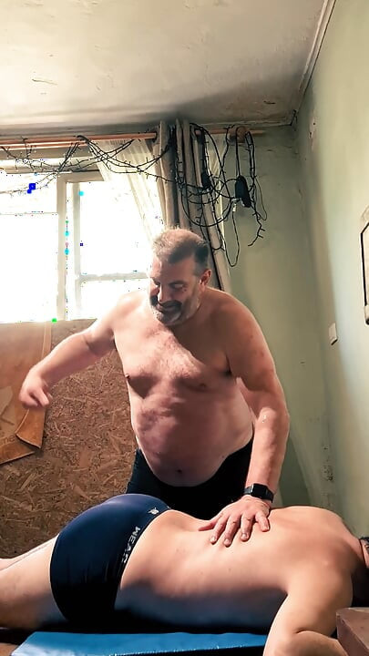 Silver Daddy Boxer Vs Jobber: Strength, Submission, and Tension