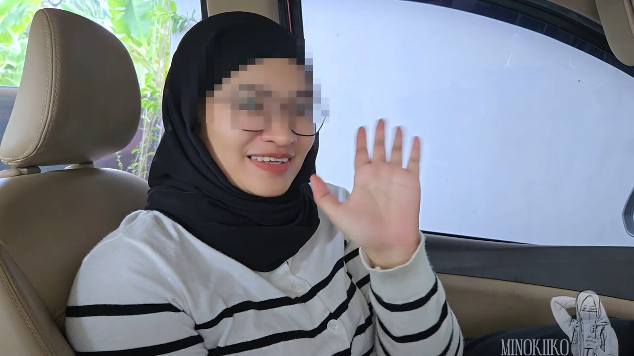 Hijab College Girl Have Fun With Sugar Daddy in The Car - Minokiiko