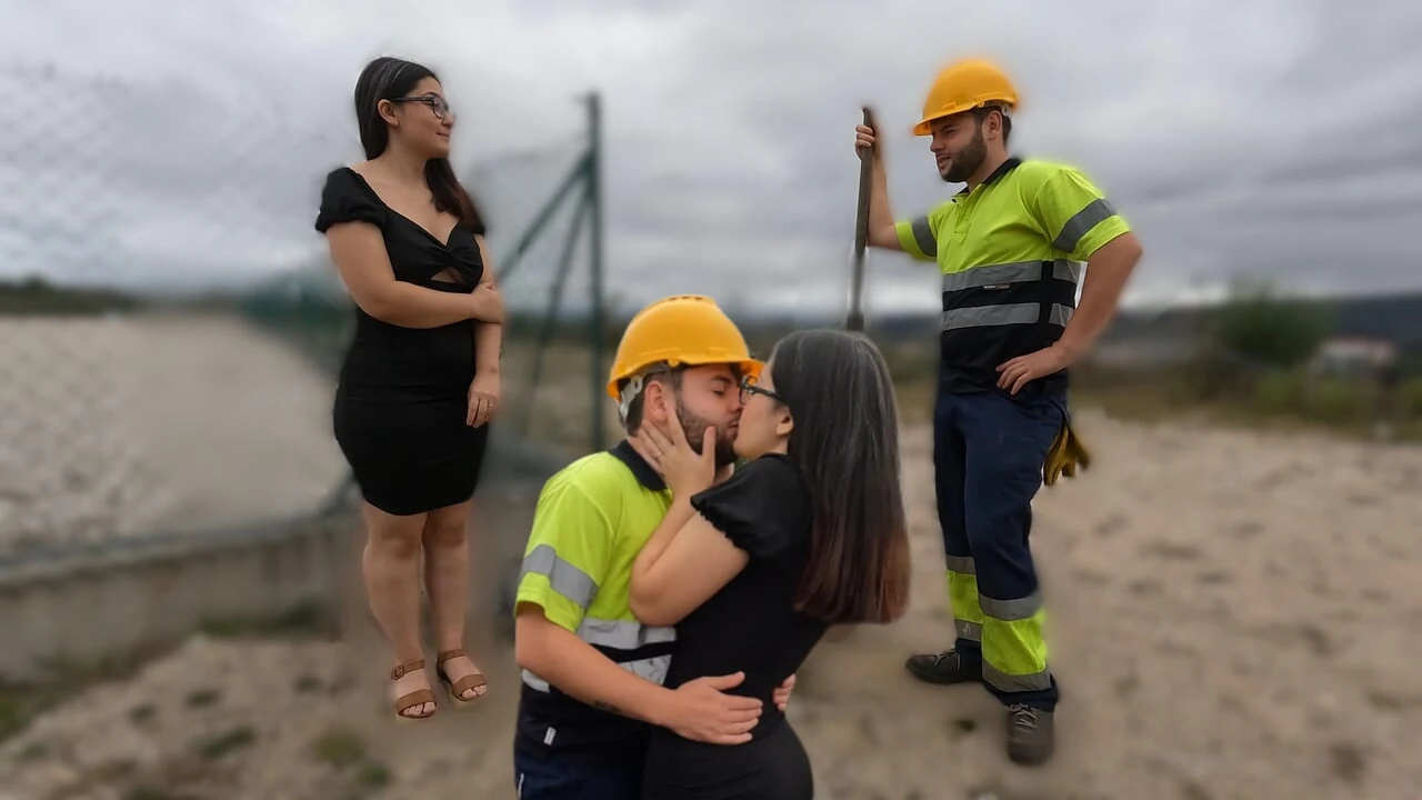 FROM WORK to TEMPTATION: Worker and Stranger LET THEMSELVES BE CARRIED AWAY IN PUBLIC