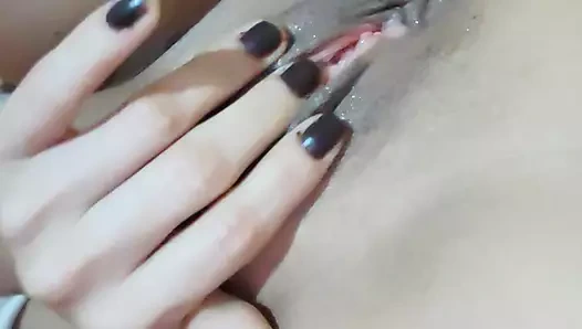 Lusi kocası kamerada diğer erkeklerin önünde mastürbasyon yapıyor