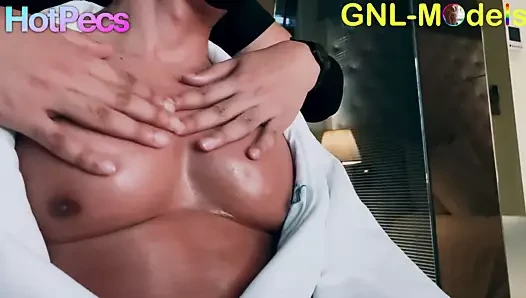 Uyanır ve meme başı oynatılır ve yağda masaj yapılır!