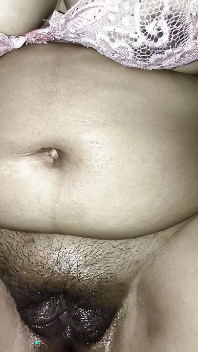 Hottylovely tự sướng với đồ chơi dương vật
