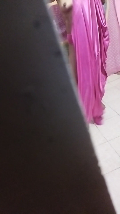 The stepbrother saw the stepsister changing the cup. | Clip 1