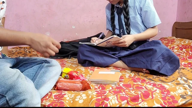College girl ne apane tusion teacher ke sath kiya sex